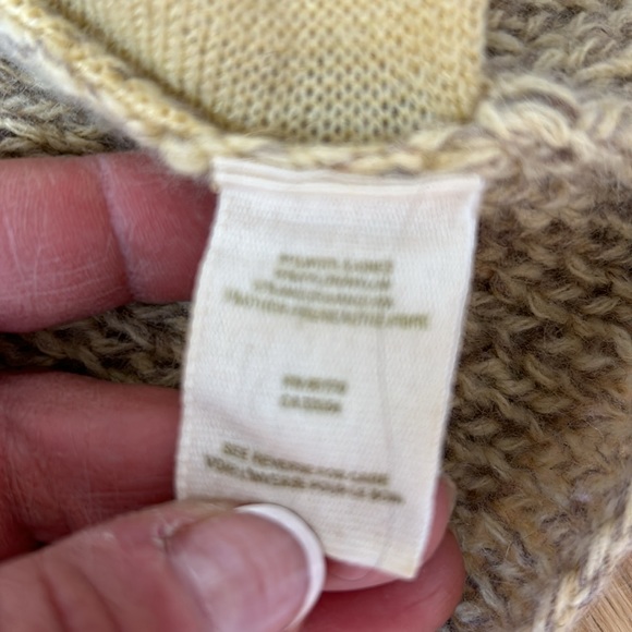 Free People Women's Sweater SizeM. Button front - Picture 5 of 8